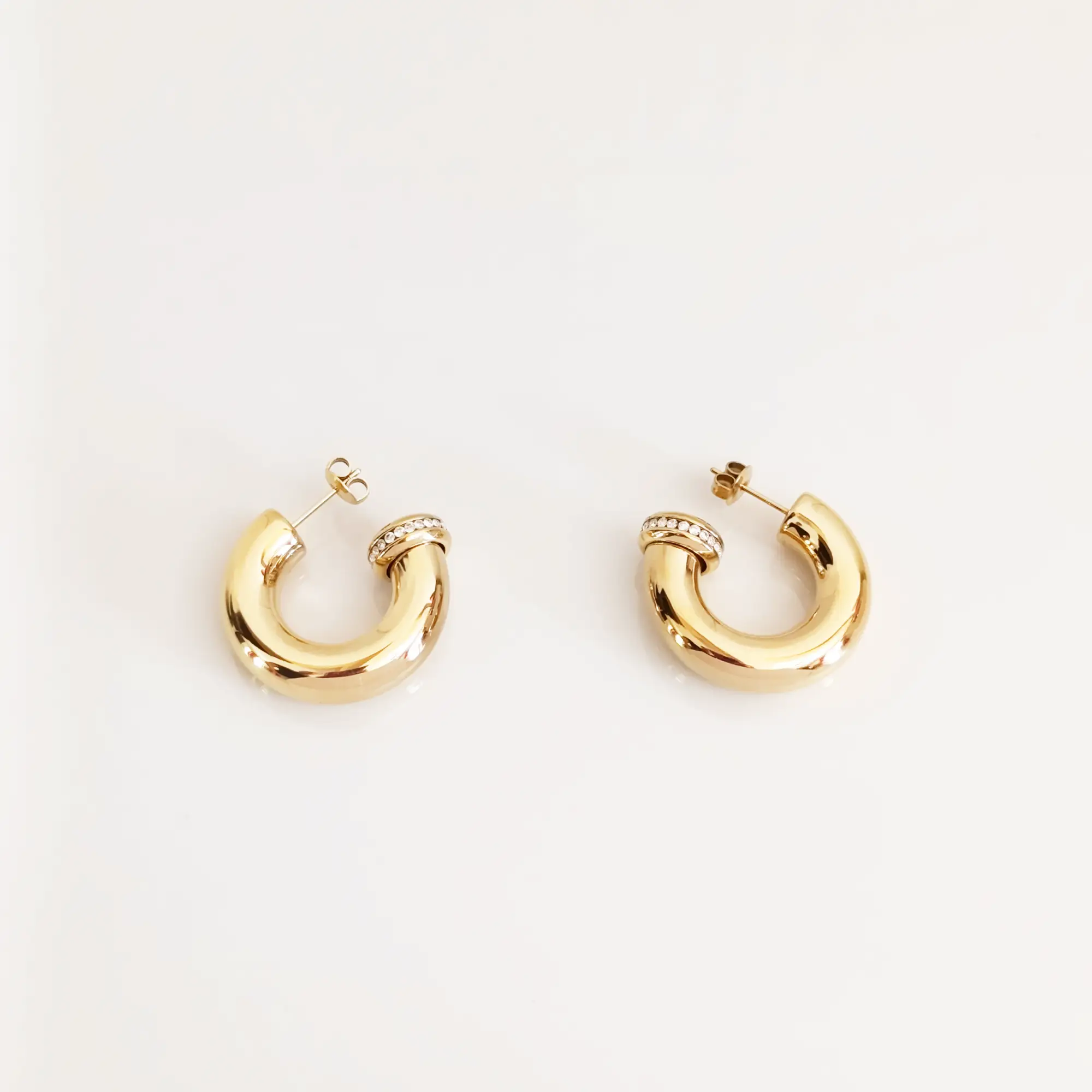 Incomplete gold